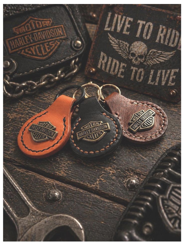 Biker Style Leather Keychain – Handmade Motorcycle Keyring with Metal Badge
