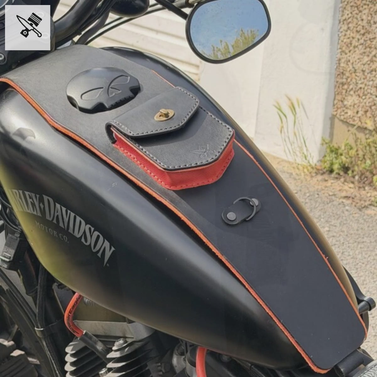 Handmade Leather Tank Bib Harley-Davidson Sportster 883 – Utility Pocket Contrast Stitching
